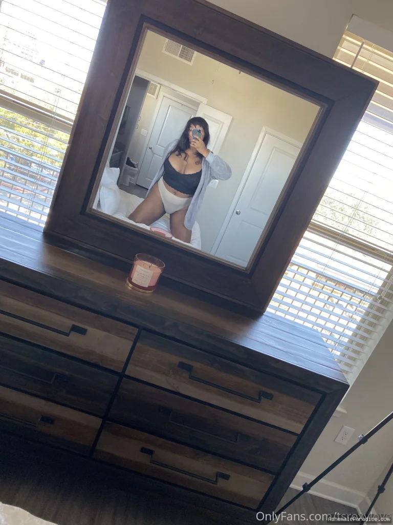 roxiexxx — roxiexxx — 12 fotos — Watch Roxiexxx Onlyfans pictures with an emphasis on tranny