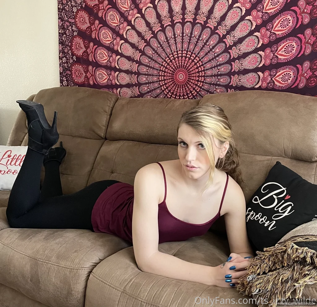 Izzy Wilde — Izzy Wilde — 12 fotos — Watch Izzy Wilde Onlyfans pictures 2 with an emphasis on tranny
