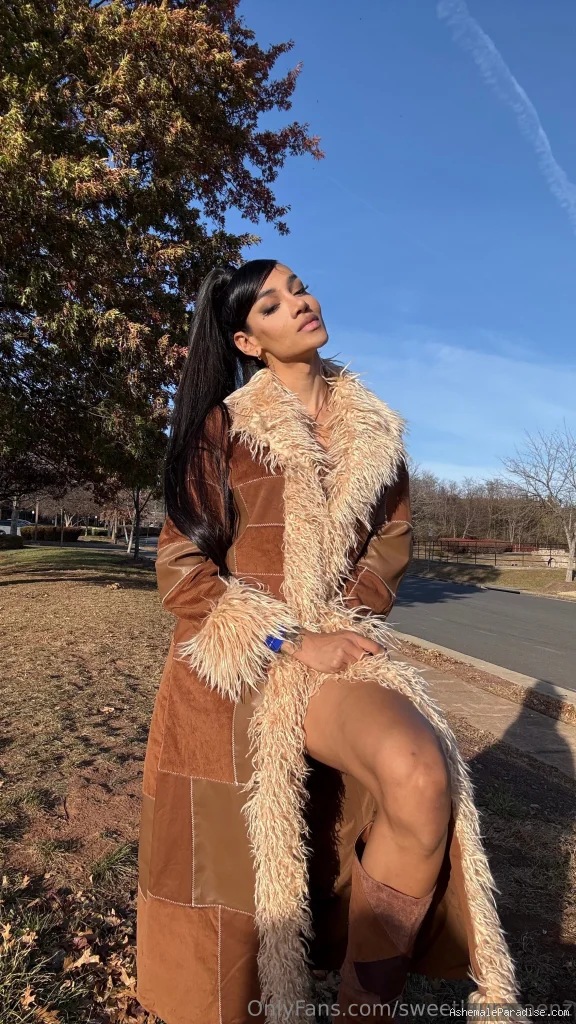 Laura Saenz — Laura Saenz — 12 fotos — Watch Laura Saenz Onlyfans pictures 4 with an emphasis on tranny