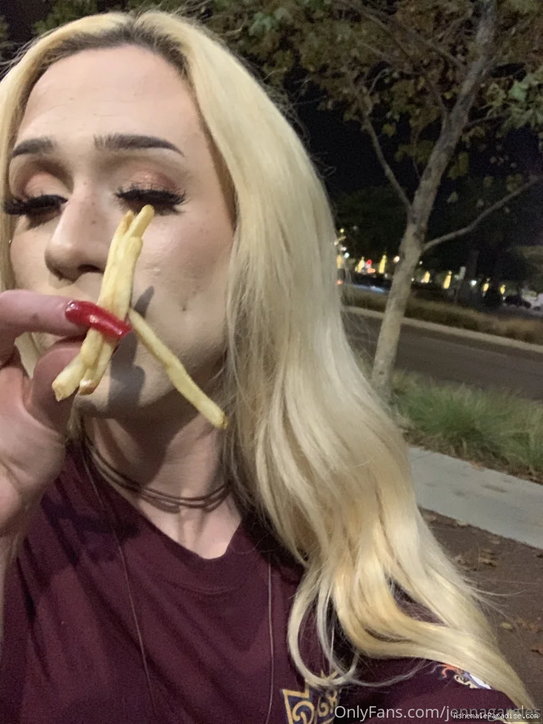 Jenna Gargles — Jenna Gargles — 12 fotos — Watch Jenna Gargles Onlyfans pictures with an emphasis on tranny