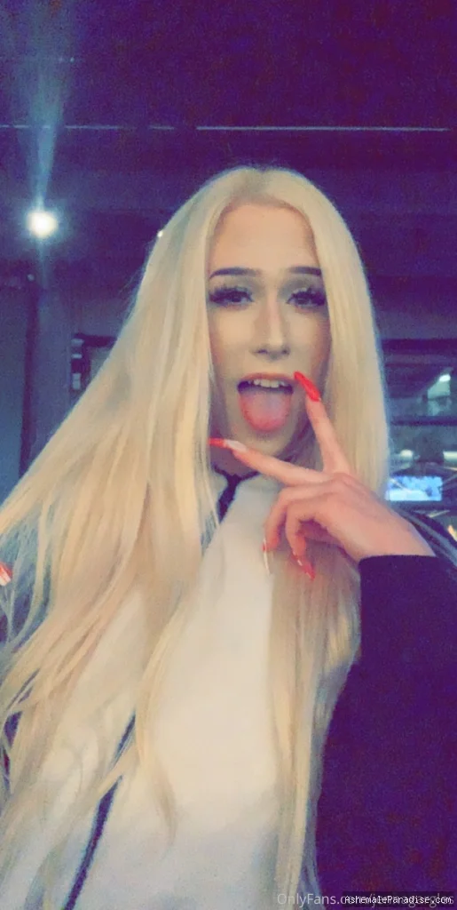 Jenna Gargles — Jenna Gargles — 12 fotos — Watch Jenna Gargles Onlyfans pictures with an emphasis on tranny