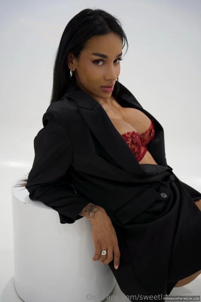 Laura Saenz — Laura Saenz — 12 fotos — Watch Laura Saenz Onlyfans pictures 5 with an emphasis on tranny