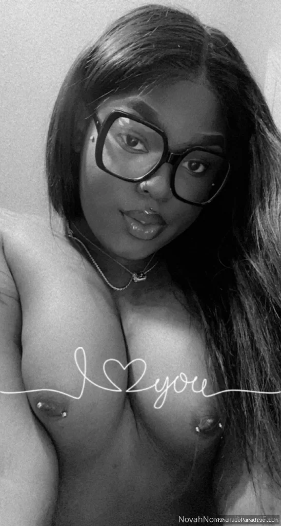 India Frost — India Frost — 12 fotos — Watch TS India Frost Onlyfans pictures with an emphasis on tranny