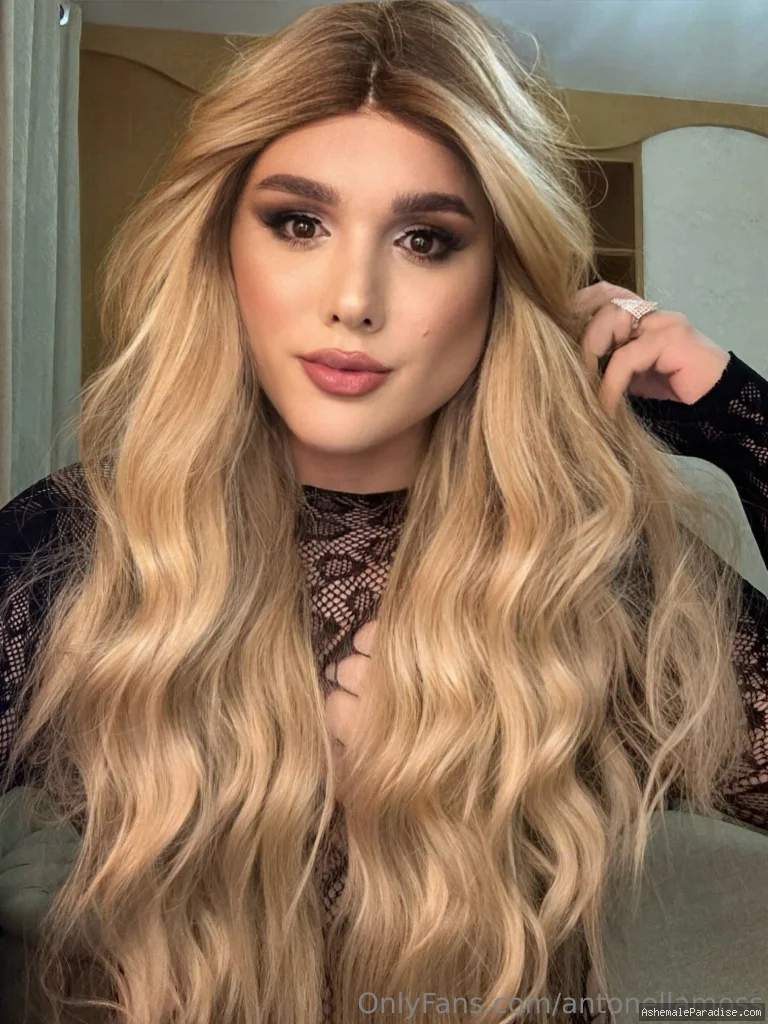 Antonella Moss — Antonella Moss — 12 fotos — Watch Antonella Moss Onlyfans pictures 2 with an emphasis on tranny