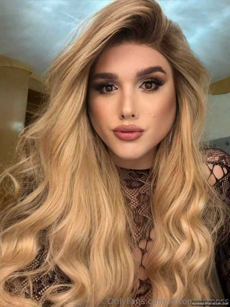 Antonella Moss — Antonella Moss — 12 fotos — Watch Antonella Moss Onlyfans pictures 2 with an emphasis on tranny