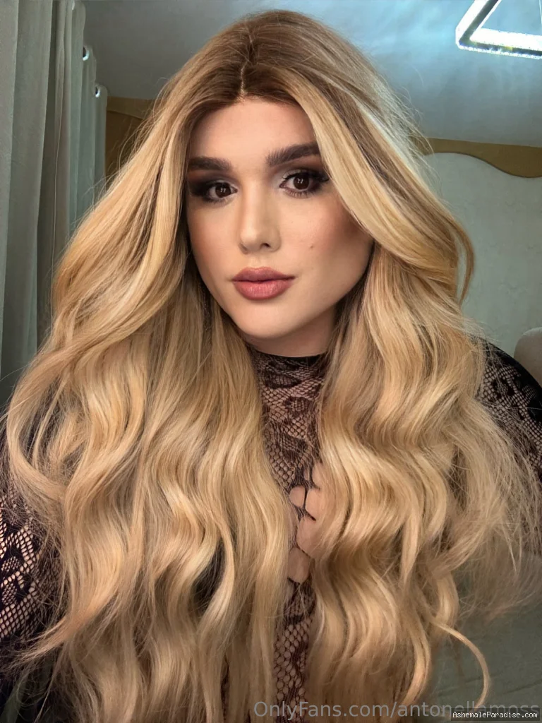 Antonella Moss — Antonella Moss — 12 fotos — Watch Antonella Moss Onlyfans pictures 2 with an emphasis on tranny