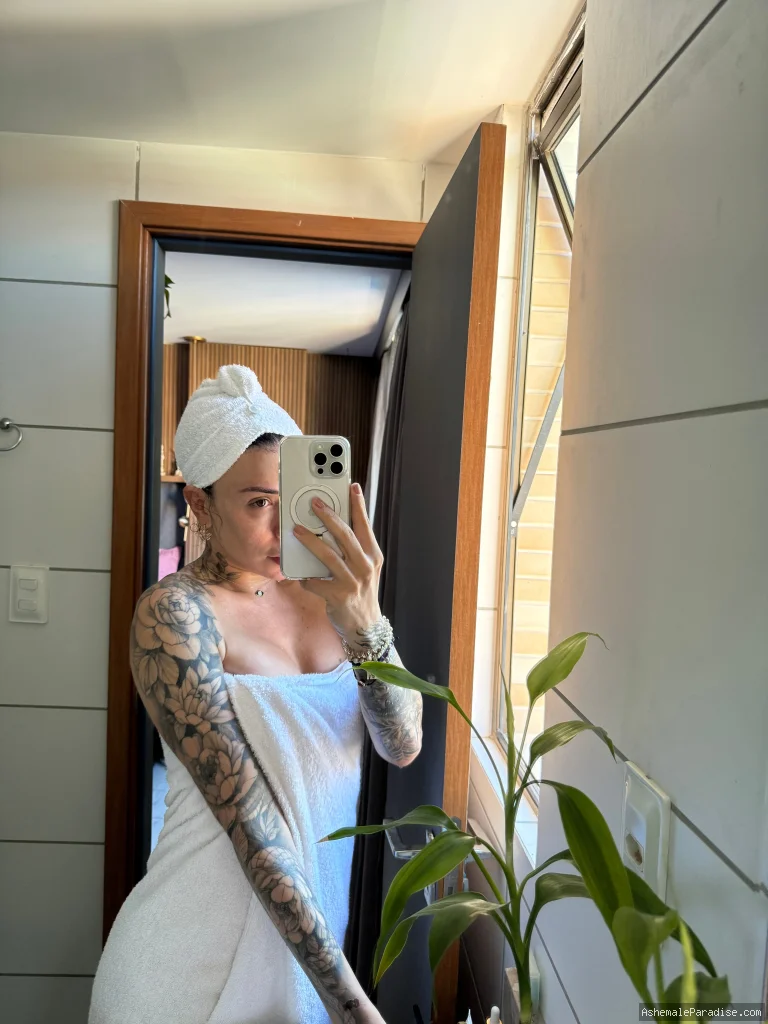Babi Honey — Babi Honey — 12 fotos — Watch Babi Honey Onlyfans pictures 3 with an emphasis on tranny