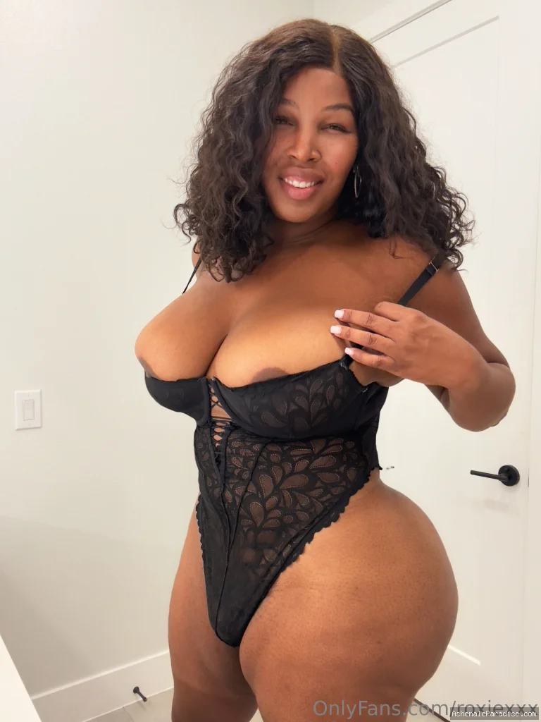 roxiexxx — roxiexxx — 12 fotos — Watch Roxiexxx Onlyfans pictures 3 with an emphasis on tranny