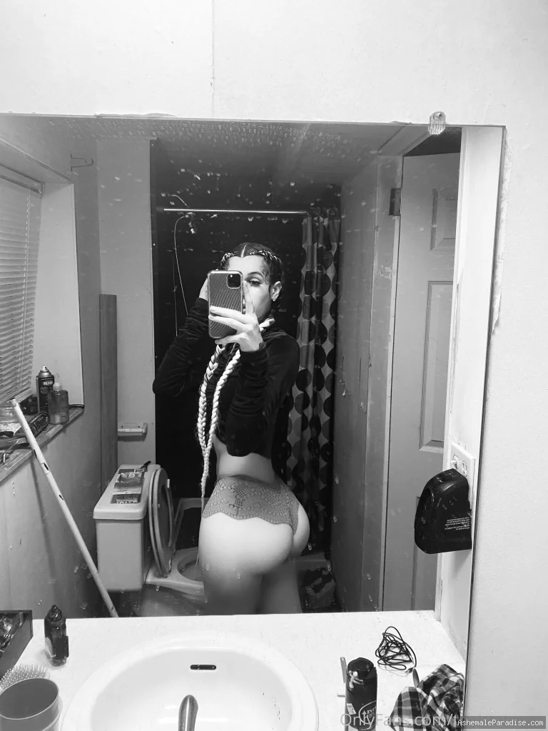 thebratwayy — thebratwayy — 12 fotos — Watch TheBratWayy Onlyfans pictures with an emphasis on tranny