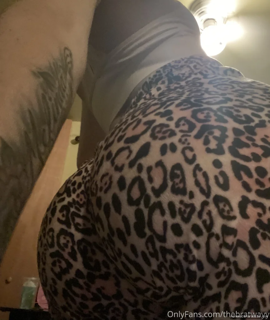 thebratwayy — thebratwayy — 12 fotos — Watch TheBratWayy Onlyfans pictures with an emphasis on tranny