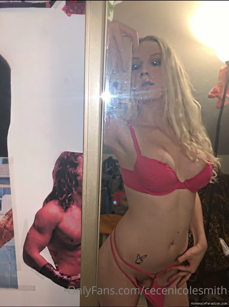 Cece Nicole Smith — Cece Nicole Smith — 12 fotos — Watch Cece Nicole Smith Onlyfans pictures with an emphasis on tranny