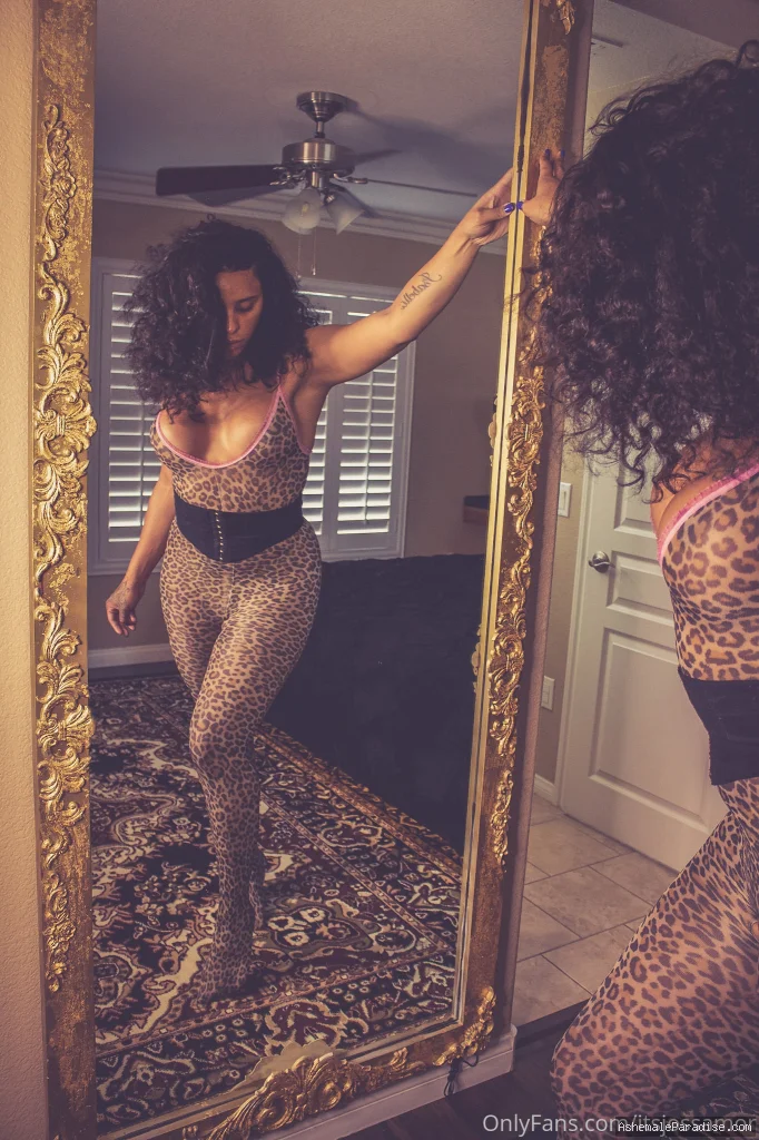 Joss Amor — Joss Amor — 12 fotos — Watch Joss Amor Onlyfans pictures with an emphasis on tranny