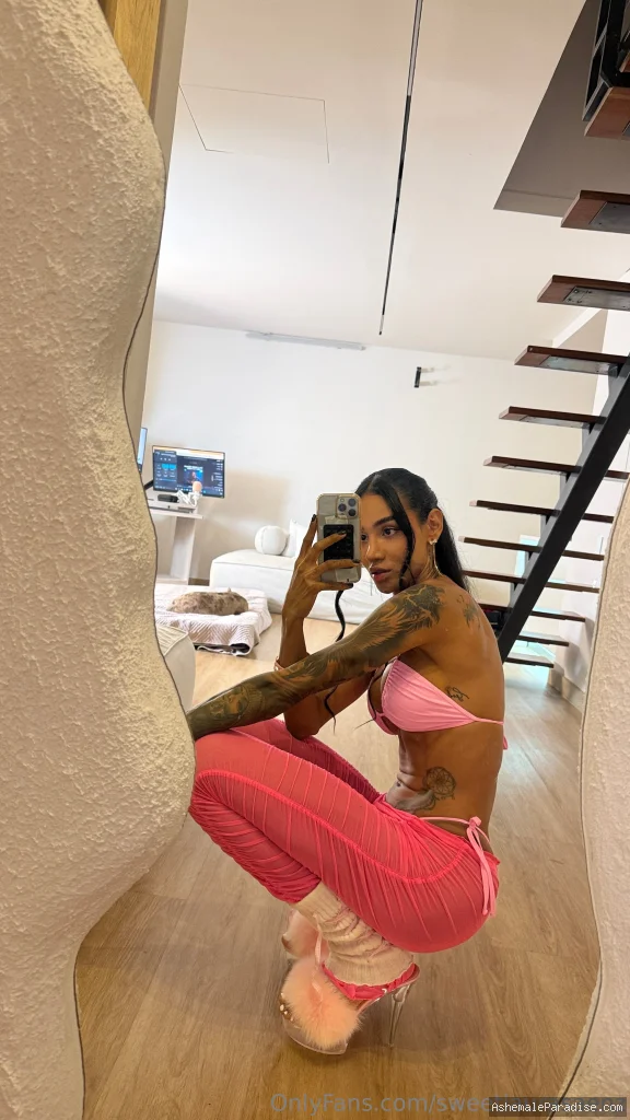 Laura Saenz — Laura Saenz — 12 fotos — Watch Laura Saenz Onlyfans pictures 10 with an emphasis on tranny