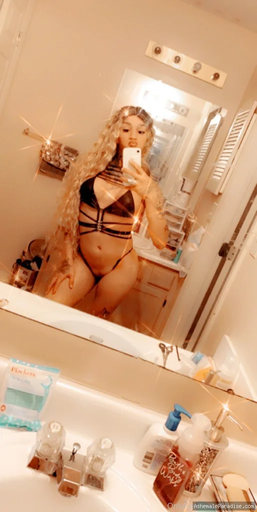 Kitty Hung — Kitty Hung — 12 fotos — Watch Kitty Hung Onlyfans pictures with an emphasis on tranny