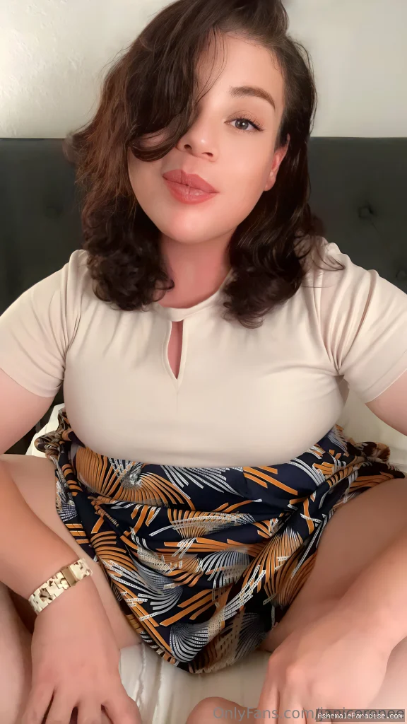 Janice Renee — Janice Renee — 12 fotos — Watch Janice Renée Onlyfans pictures with an emphasis on tranny