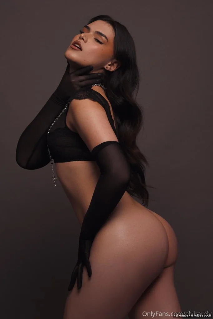 elvirarelv — elvirarelv — 12 fotos — Watch Elvirarelv Onlyfans pictures with an emphasis on tranny