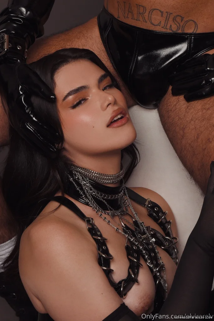 elvirarelv — elvirarelv — 12 fotos — Watch Elvirarelv Onlyfans pictures with an emphasis on tranny