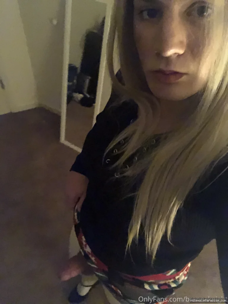 Brenna Knight — Brenna Knight — 12 fotos — Watch Brenna Knight Onlyfans pictures with an emphasis on tranny