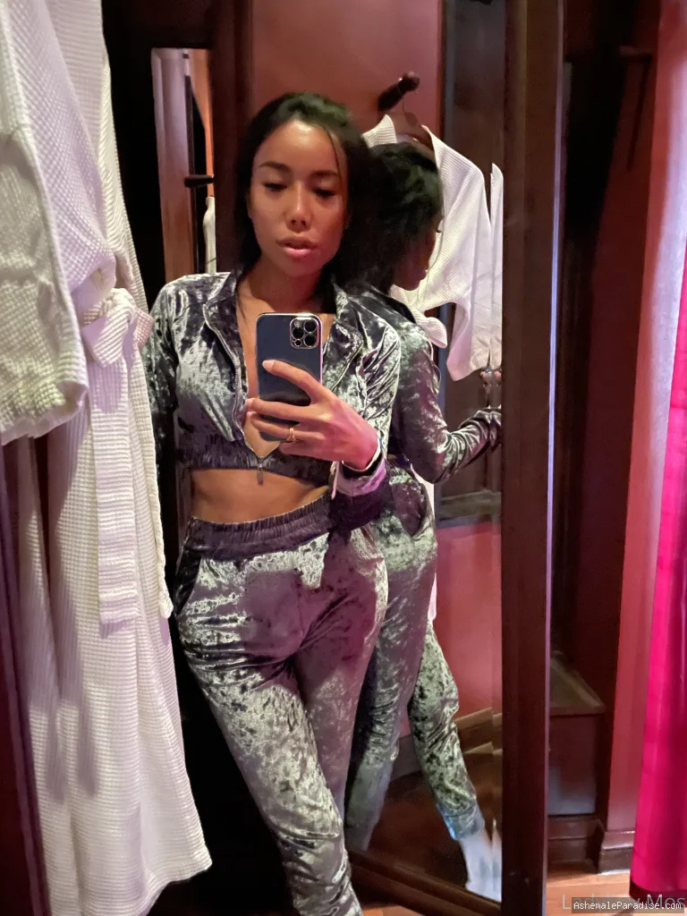 Ladyboy Mos — Ladyboy Mos — 12 fotos — Watch Ladyboy Mos Onlyfans pictures with an emphasis on tranny