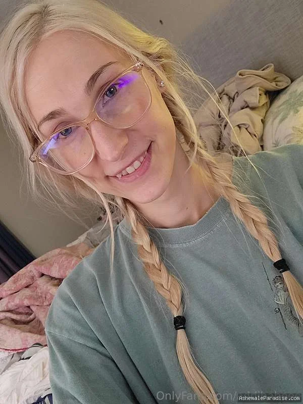 Addi Eve — Addi Eve — 24 fotos — OnlyFans Photos