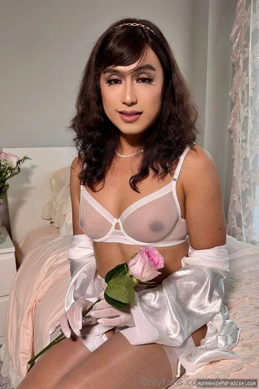 Alina Wang — Alina Wang — 24 fotos — OnlyFans Photos