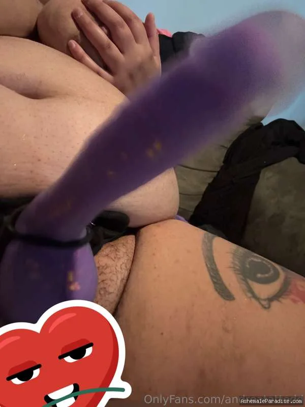 Andrea T — Andrea T — 27 fotos — OnlyFans Photos