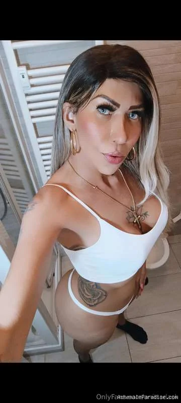 Anitta Dash — Anitta Dash — 19 fotos — OnlyFans Photos