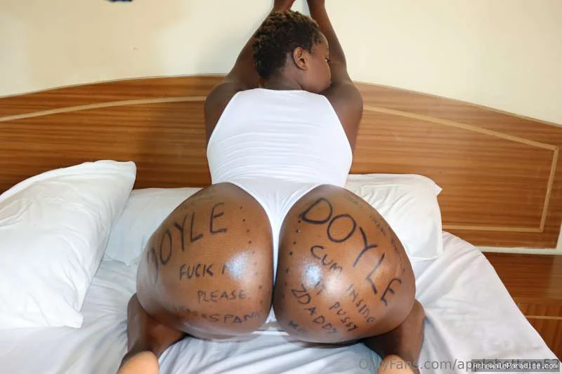 Apple Bottom — Apple Bottom — 4 fotos — OnlyFans Photos