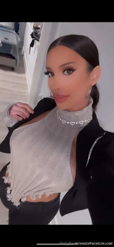 Ari Chanel — Ari Chanel — 28 fotos — OnlyFans Photos