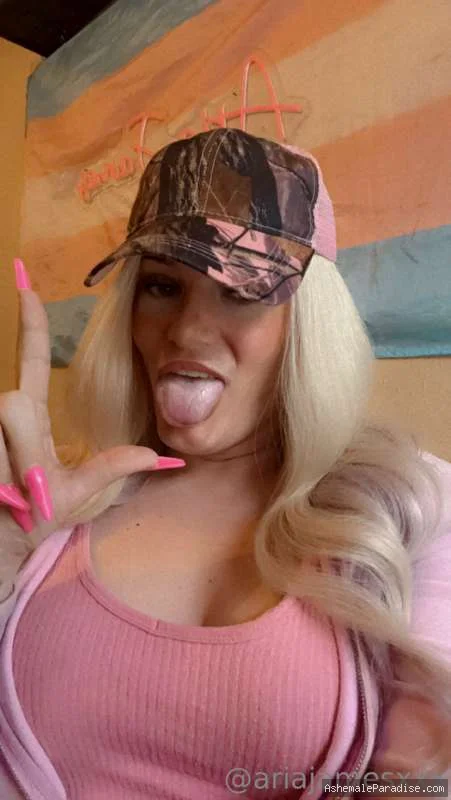 Aria James — Aria James — 6 fotos — OnlyFans Photos