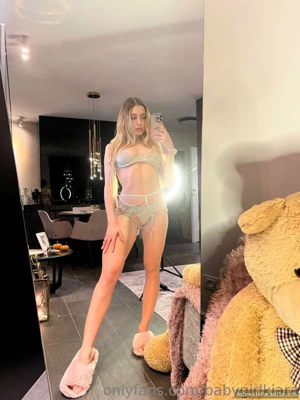 Baby kia — Baby kia — 22 fotos — OnlyFans Photos