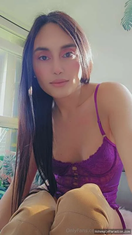 Bella Frost — Bella Frost — 35 fotos — OnlyFans Photos