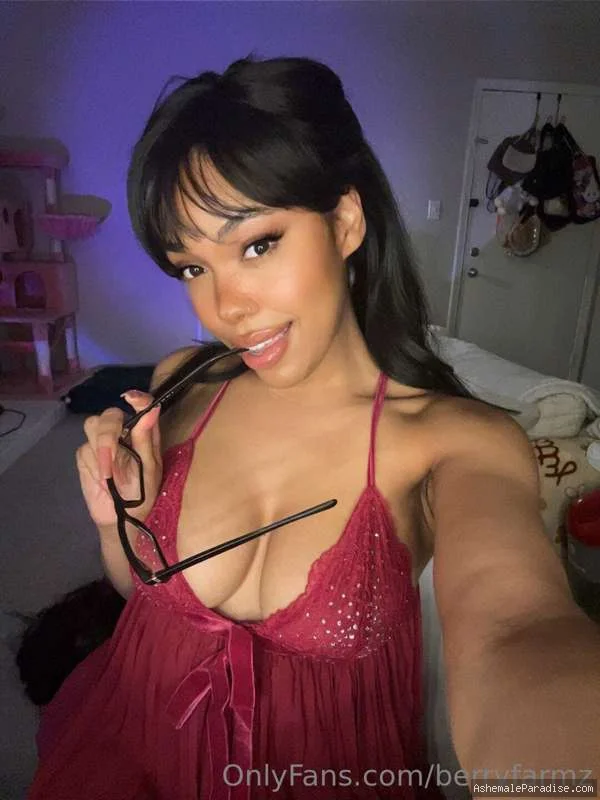 Berry — Berry — 36 fotos — OnlyFans Photos