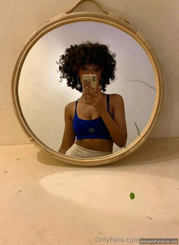 Berry — Berry — 36 fotos — OnlyFans Photos