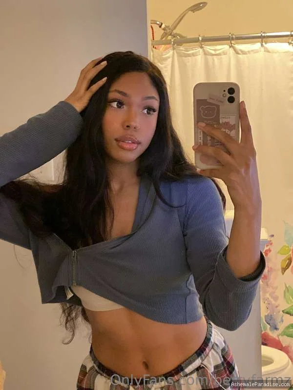 Berry — Berry — 36 fotos — OnlyFans Photos