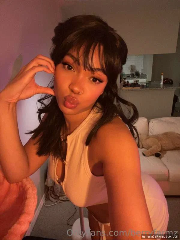 Berry — Berry — 36 fotos — OnlyFans Photos