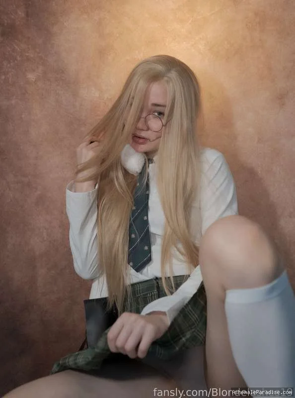 Blondelashes19 — Blondelashes19 — 35 fotos — OnlyFans Photos