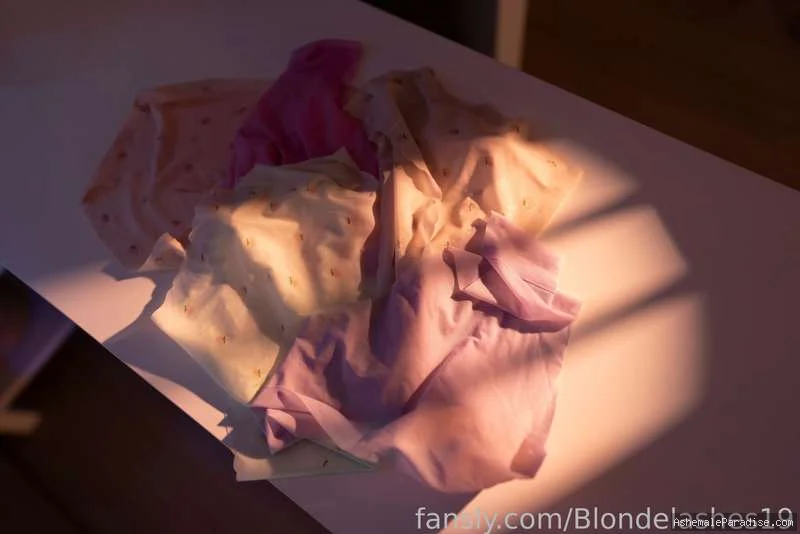 Blondelashes19 — Blondelashes19 — 35 fotos — OnlyFans Photos