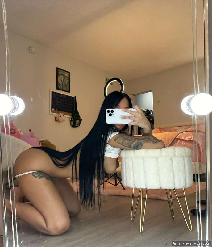 Camila C — Camila C — 34 fotos — OnlyFans Photos