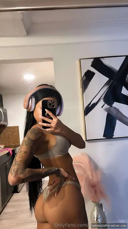 Camila C — Camila C — 34 fotos — OnlyFans Photos