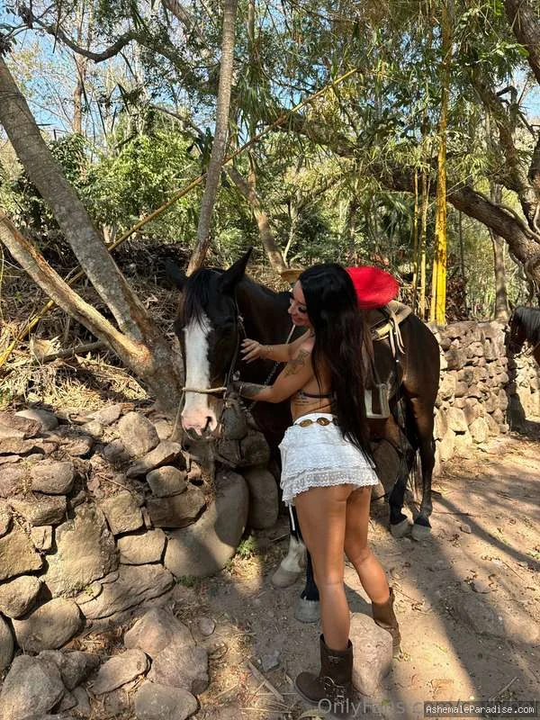 Carly Belle — Carly Belle — 33 fotos — OnlyFans Photos