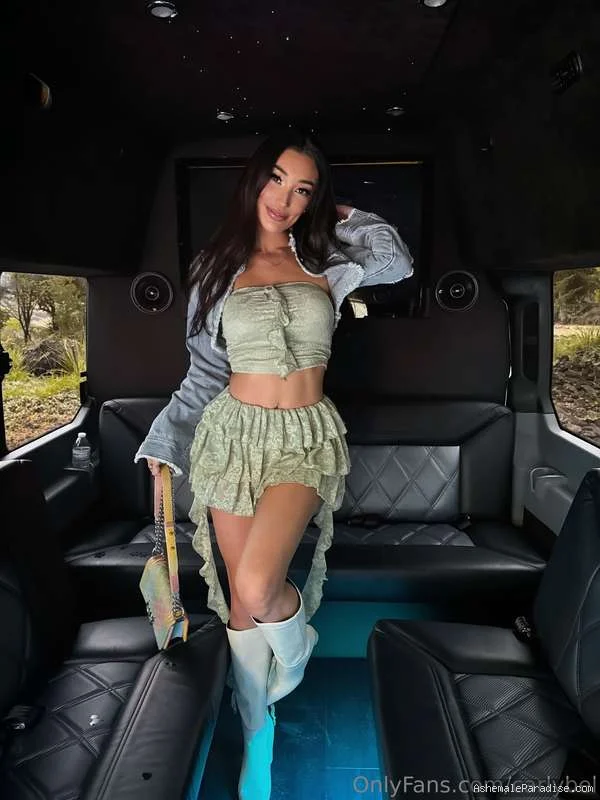 Carly Belle — Carly Belle — 33 fotos — OnlyFans Photos