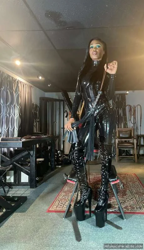 Carmen Cruz — Carmen Cruz — 7 fotos — OnlyFans Photos
