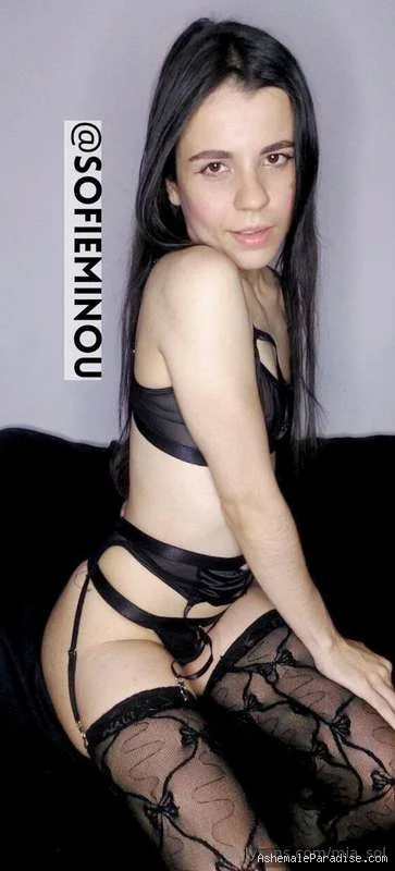 Carmen Moore — 98 fotos