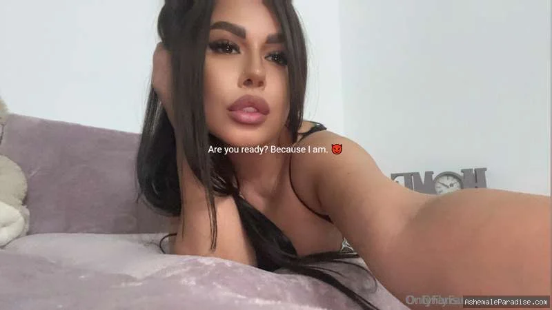 Carmen Moore — 98 fotos