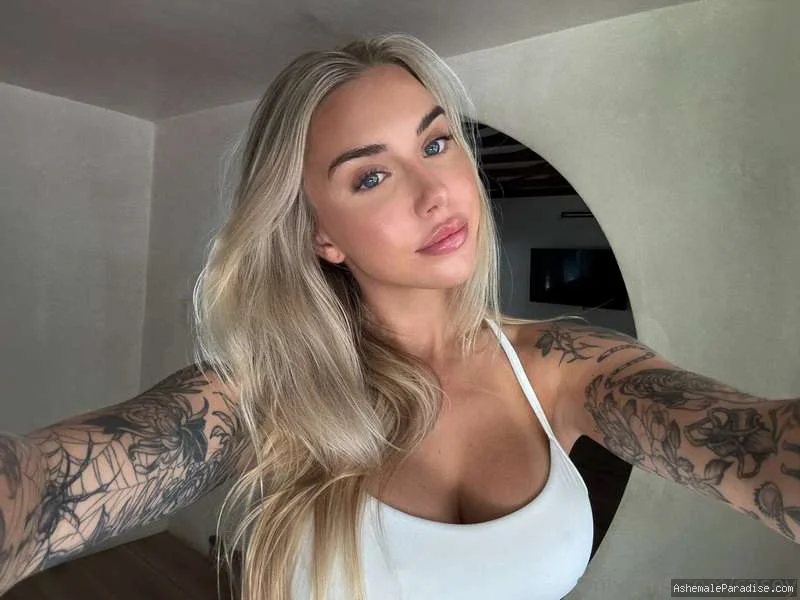 Casey Lay — Casey Lay — 28 fotos — OnlyFans Photos