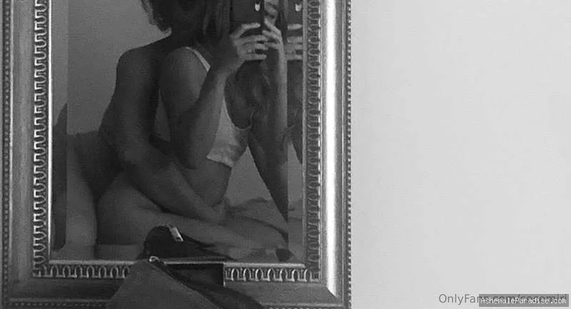 cecemiri — cecemiri — 6 fotos — OnlyFans Photos