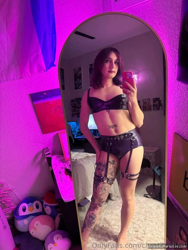 ChastityCharli — ChastityCharli — 34 fotos — OnlyFans Photos