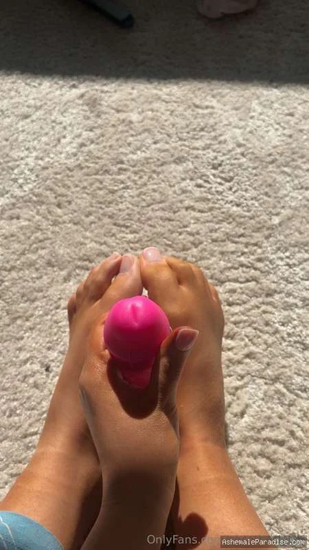 Coco T — Coco T — 14 fotos — OnlyFans Photos