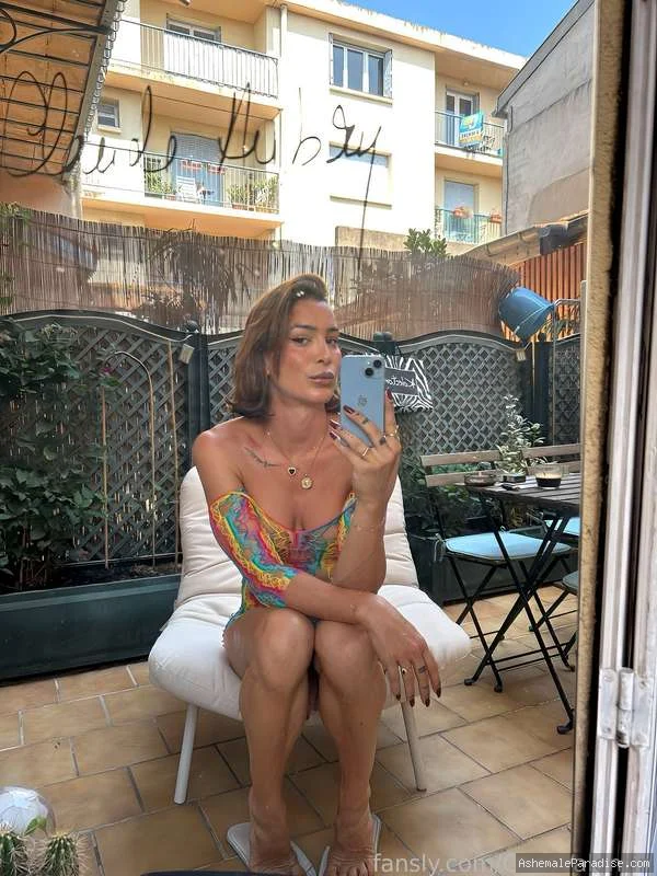 Coco Valentin — Coco Valentin — 35 fotos — OnlyFans Photos